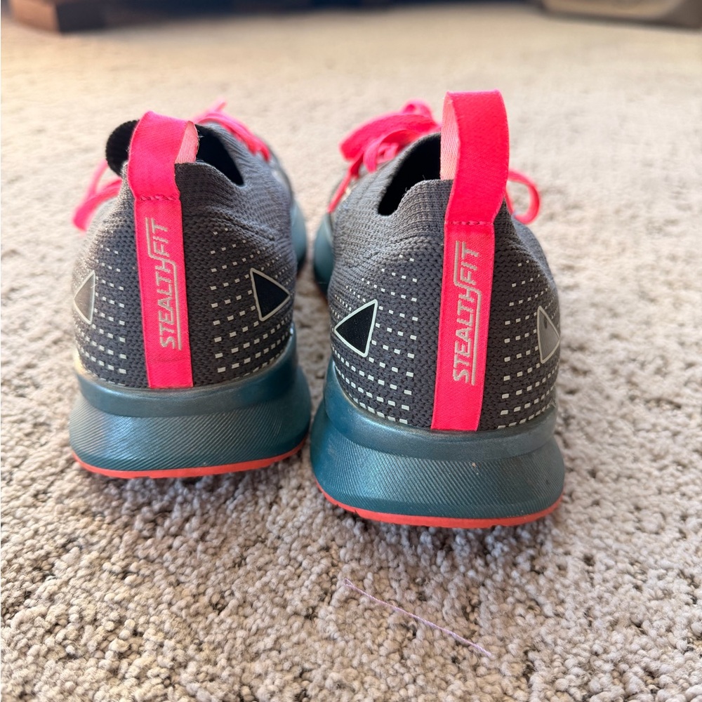 Brooks women’s levitate 5 stealth fit size 9 - Picture 2 of 6